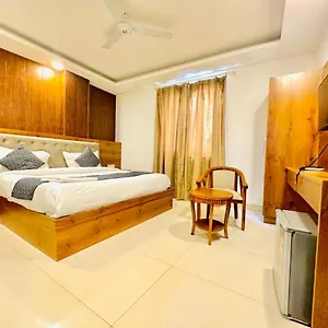 4* Hotel Glory Near Delhi Airport