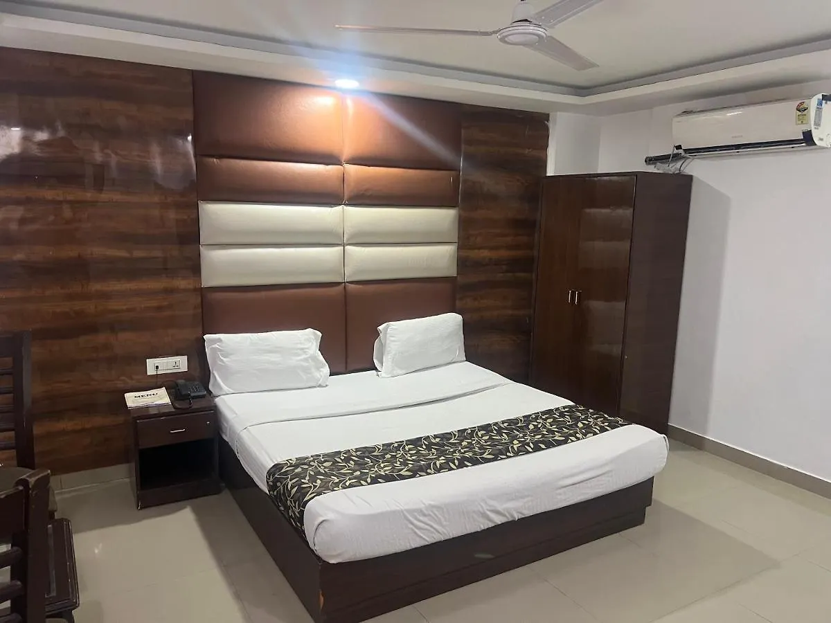 Hotel Le Mount Near Igi Airport New Delhi 3*,